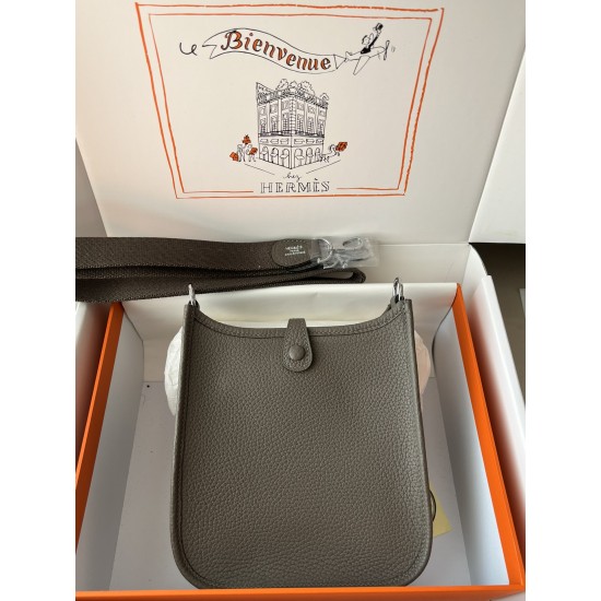Hermes Bags Top Quality Evelyne 17cm
Hermes Bags Top Quality Evelyne 17cm