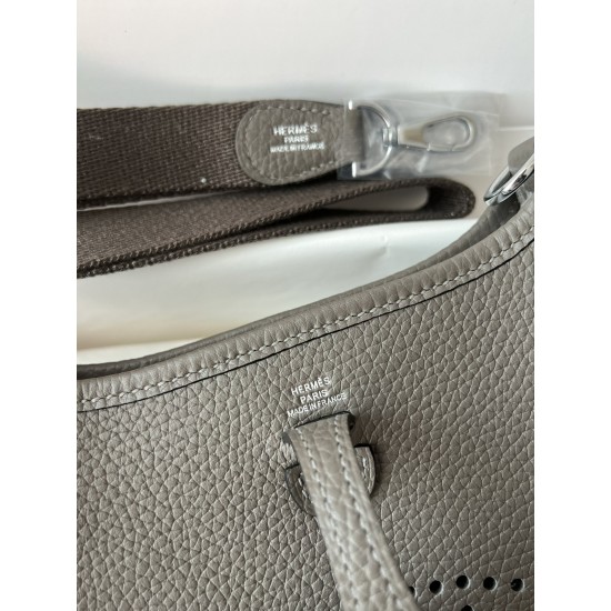 Hermes Bags Top Quality Evelyne 17cm
Hermes Bags Top Quality Evelyne 17cm