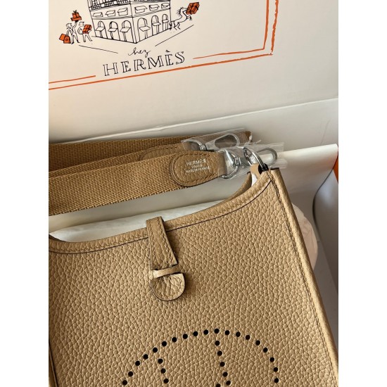 Hermes Bags Top Quality Evelyne 17cm
Hermes Bags Top Quality Evelyne 17cm