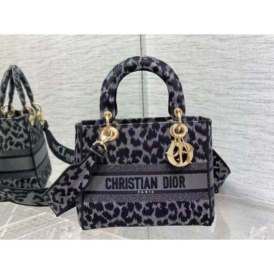 Dior Bags Top Quality
Five Grid Dior Bags Top Quality
Five Grid