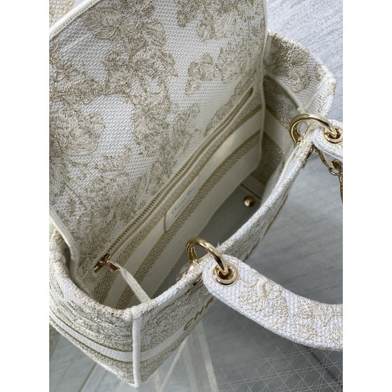 Dior Bags Top Quality
Five Grid Dior Bags Top Quality
Five Grid