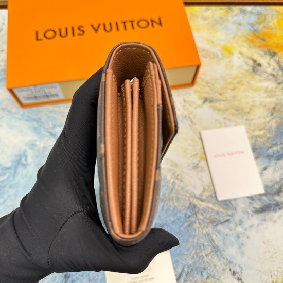LV Bags High Quality Flip Wallet
LV Bags High Quality Flip Wallet