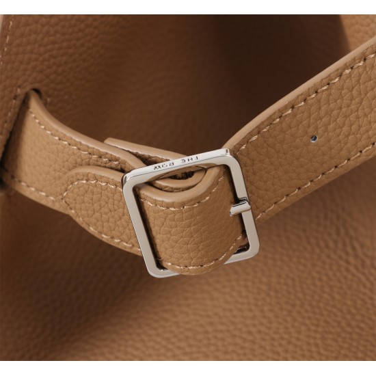 The Row Bags Top Quality
Small:26.20.18
Big:38.26.23 The Row Bags Top Quality
Small:26.20.18
Big:38.26.23