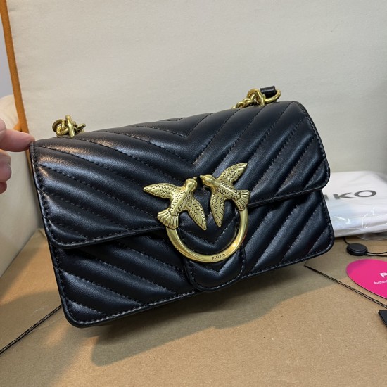 Pinko Bags Top Quality
27*17*8cm Pinko Bags Top Quality
27*17*8cm