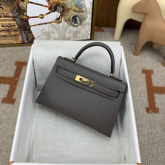Hermes Bags Top Quality Minikelly 二代
19cm $220 Hermes Bags Top Quality Minikelly 二代
19cm $220