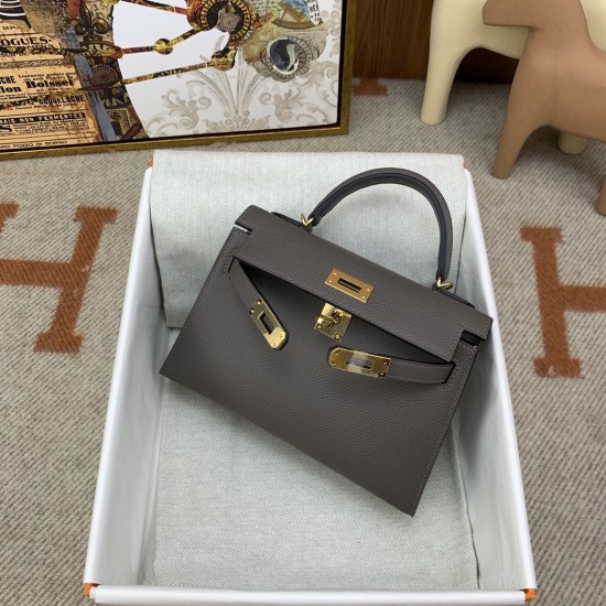 Hermes Bags Top Quality Minikelly 二代
19cm $220 Hermes Bags Top Quality Minikelly 二代
19cm $220
