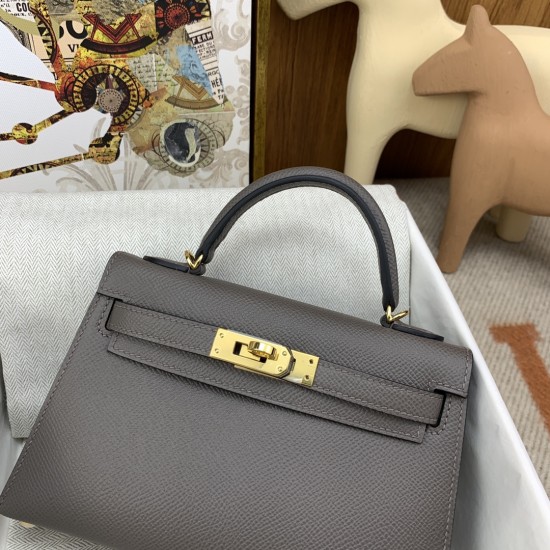 Hermes Bags Top Quality Minikelly 二代
19cm $220 Hermes Bags Top Quality Minikelly 二代
19cm $220