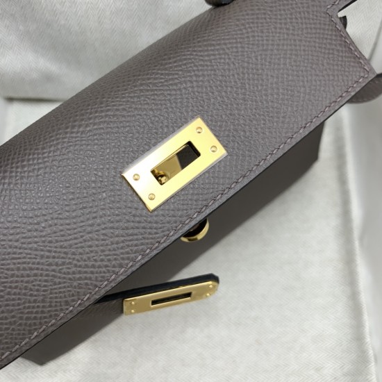 Hermes Bags Top Quality Minikelly 二代
19cm $220 Hermes Bags Top Quality Minikelly 二代
19cm $220
