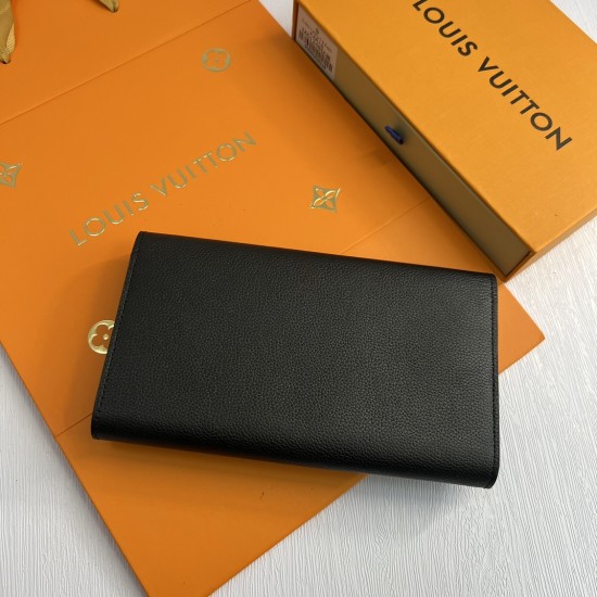 LV Bags High Quality Flip Wallet
LV Bags High Quality Flip Wallet