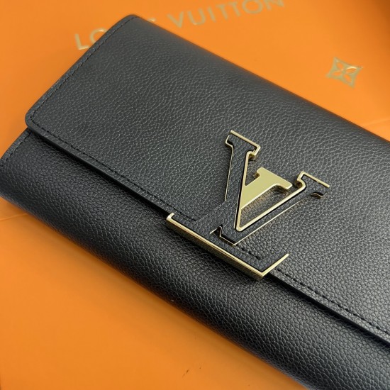 LV Bags High Quality Flip Wallet
LV Bags High Quality Flip Wallet
