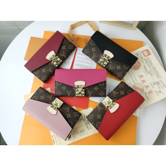 LV Bags High Quality Flip Wallet
LV Bags High Quality Flip Wallet