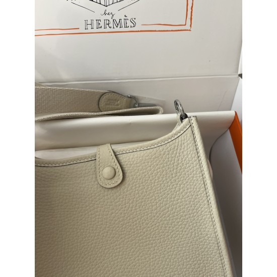 Hermes Bags Top Quality Evelyne 17cm
Hermes Bags Top Quality Evelyne 17cm