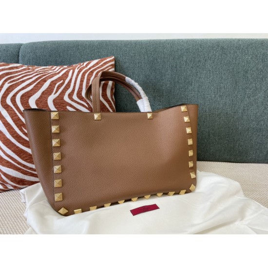 Valentino Bags Top Quality
35/25/17cm Valentino Bags Top Quality
35/25/17cm