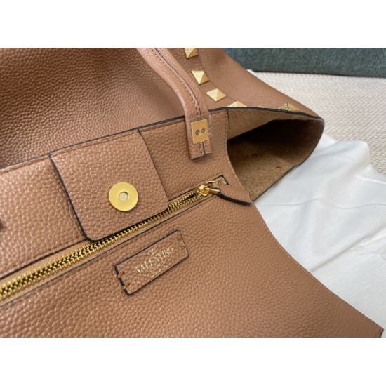 Valentino Bags Top Quality
35/25/17cm Valentino Bags Top Quality
35/25/17cm