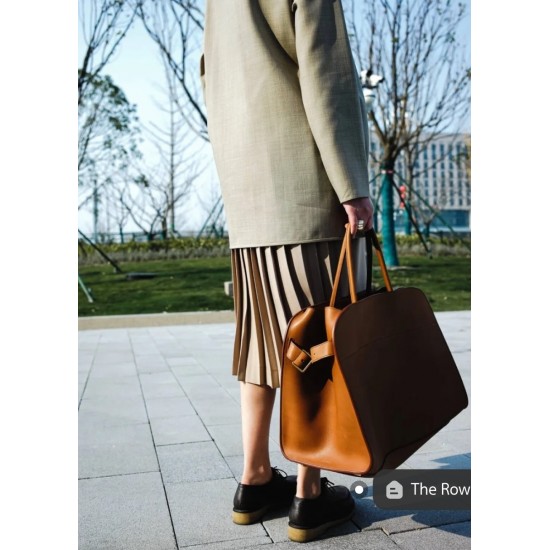 The Row Bags Top Quality
Small:26.20.18
Big:38.26.23 The Row Bags Top Quality
Small:26.20.18
Big:38.26.23