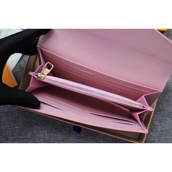 LV Bags High Quality Flip Wallet
LV Bags High Quality Flip Wallet
