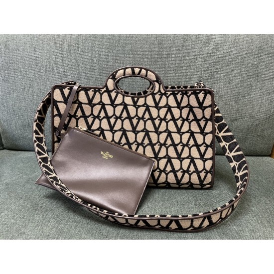 Valentino Bags Top Quality
35/25/17cm Valentino Bags Top Quality
35/25/17cm