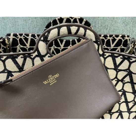 Valentino Bags Top Quality
35/25/17cm Valentino Bags Top Quality
35/25/17cm