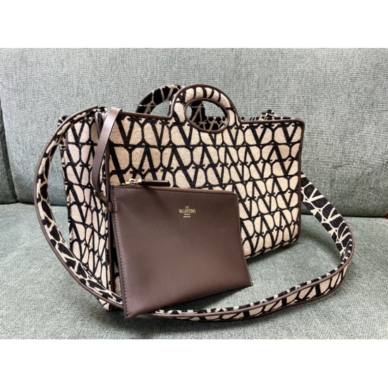 Valentino Bags Top Quality
35/25/17cm Valentino Bags Top Quality
35/25/17cm