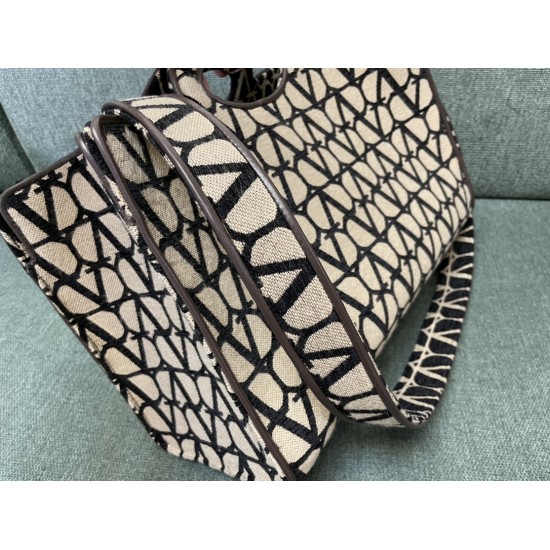 Valentino Bags Top Quality
35/25/17cm Valentino Bags Top Quality
35/25/17cm