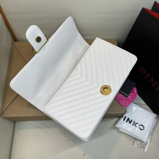 Pinko Bags Top Quality
21x13x6 Pinko Bags Top Quality
21x13x6