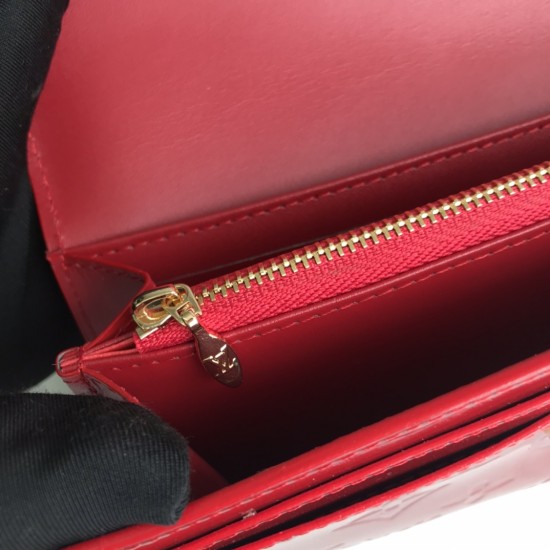LV Bags High Quality Flip Wallet
LV Bags High Quality Flip Wallet
