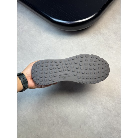 Hogan Shoes Top Quality
35-45 men and women same Hogan Shoes Top Quality
35-45 men and women same