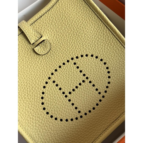 Hermes Bags Top Quality Evelyne 17cm
Hermes Bags Top Quality Evelyne 17cm