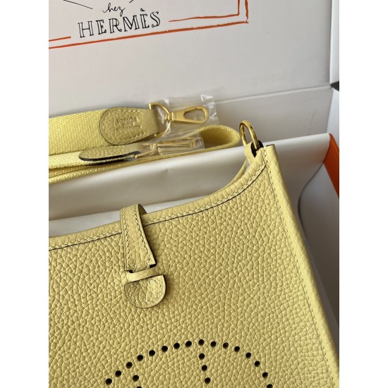 Hermes Bags Top Quality Evelyne 17cm
Hermes Bags Top Quality Evelyne 17cm