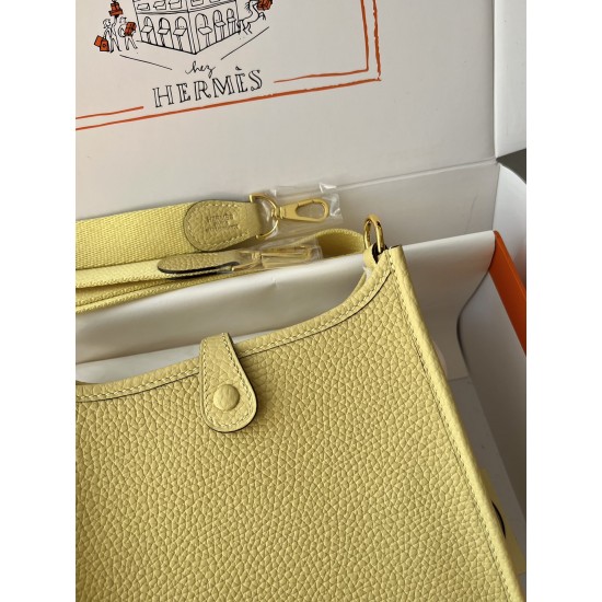 Hermes Bags Top Quality Evelyne 17cm
Hermes Bags Top Quality Evelyne 17cm