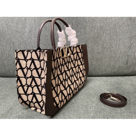 Valentino Bags Top Quality
35/25/17cm Valentino Bags Top Quality
35/25/17cm
