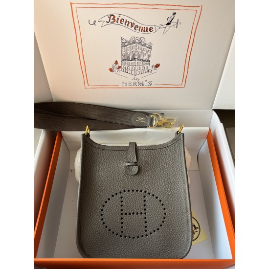 Hermes Bags Top Quality Evelyne 17cm
Hermes Bags Top Quality Evelyne 17cm