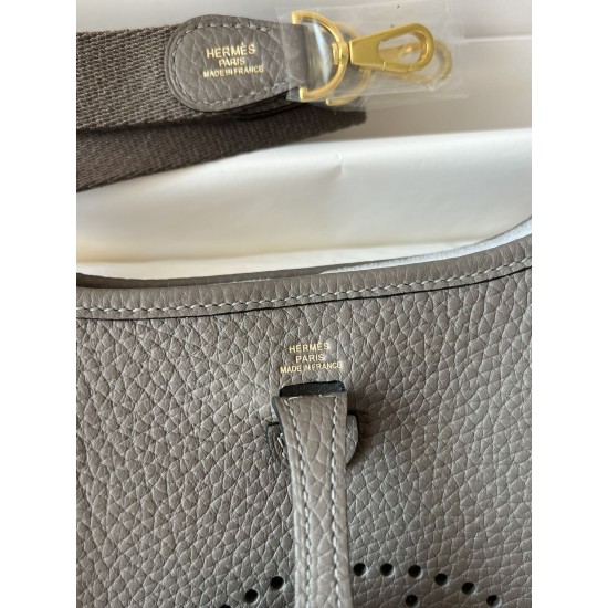 Hermes Bags Top Quality Evelyne 17cm
Hermes Bags Top Quality Evelyne 17cm