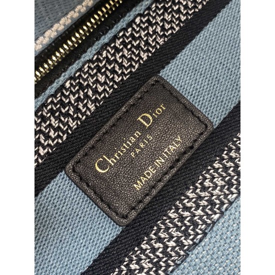 Dior Bags Top Quality
Five Grid Dior Bags Top Quality
Five Grid