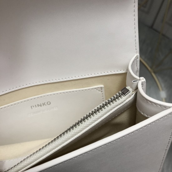 Pinko Bags Top Quality
21x13x6 Pinko Bags Top Quality
21x13x6