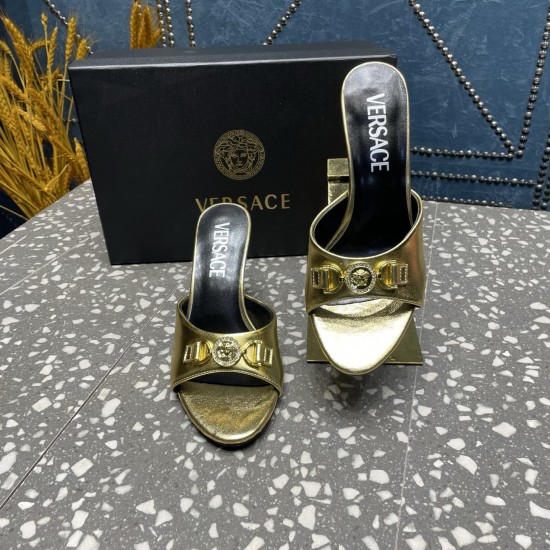 Versace Shoes Fashion shoes
Top Quality Versace Shoes Fashion shoes
Top Quality