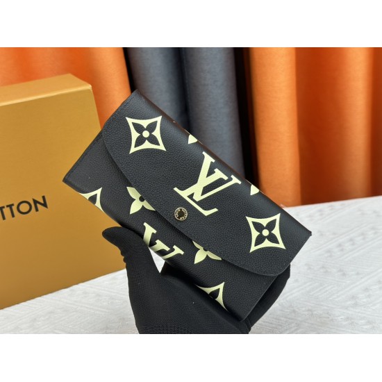 LV Bags High Quality Flip Wallet
LV Bags High Quality Flip Wallet