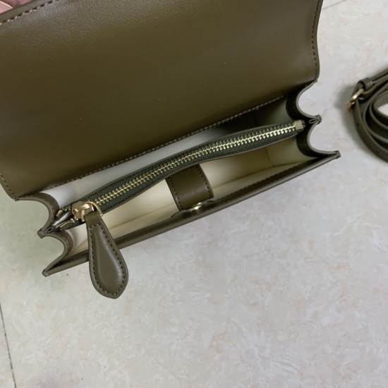 Pinko Bags Top Quality
21x13x6 Pinko Bags Top Quality
21x13x6