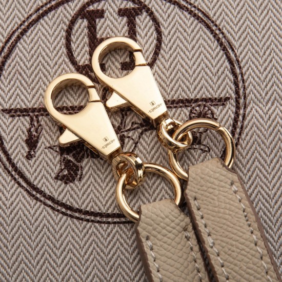 Hermes Bags High Quality
Large size 28:22:10 cm
Small size 25: 17: 7cm Hermes Bags High Quality
Large size 28:22:10 cm
Small size 25: 17: 7cm