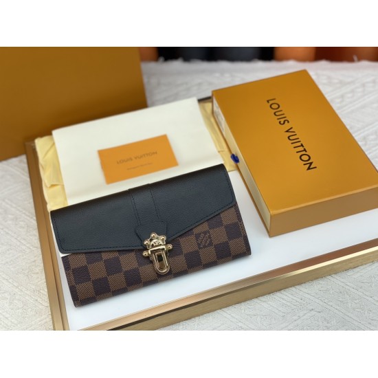 LV Bags High Quality Flip Wallet
LV Bags High Quality Flip Wallet