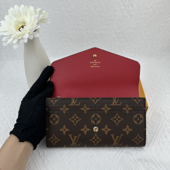 LV Bags High Quality Flip Wallet
LV Bags High Quality Flip Wallet