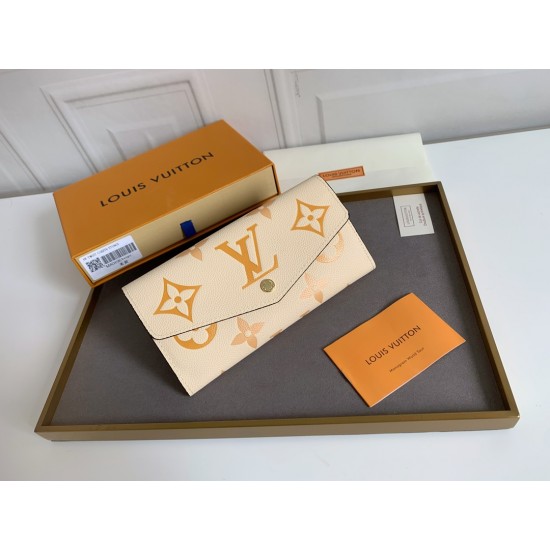 LV Bags High Quality Flip Wallet
LV Bags High Quality Flip Wallet