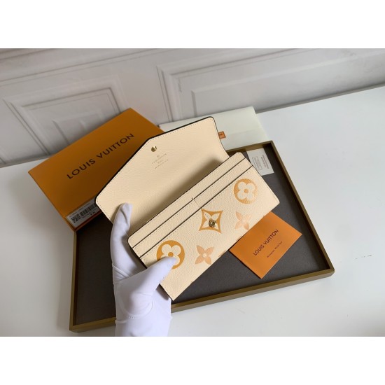 LV Bags High Quality Flip Wallet
LV Bags High Quality Flip Wallet