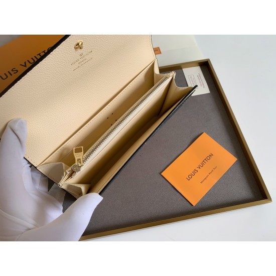 LV Bags High Quality Flip Wallet
LV Bags High Quality Flip Wallet