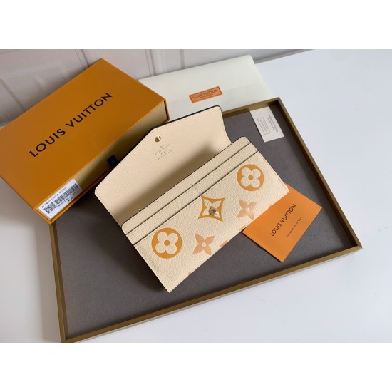 LV Bags High Quality Flip Wallet
LV Bags High Quality Flip Wallet
