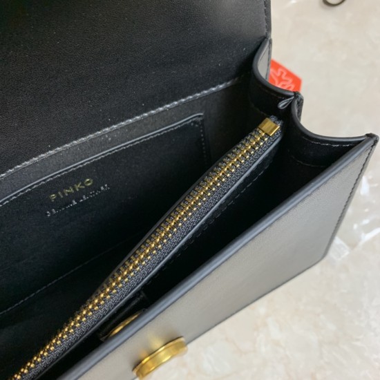 Pinko Bags Top Quality
21x13x6 Pinko Bags Top Quality
21x13x6