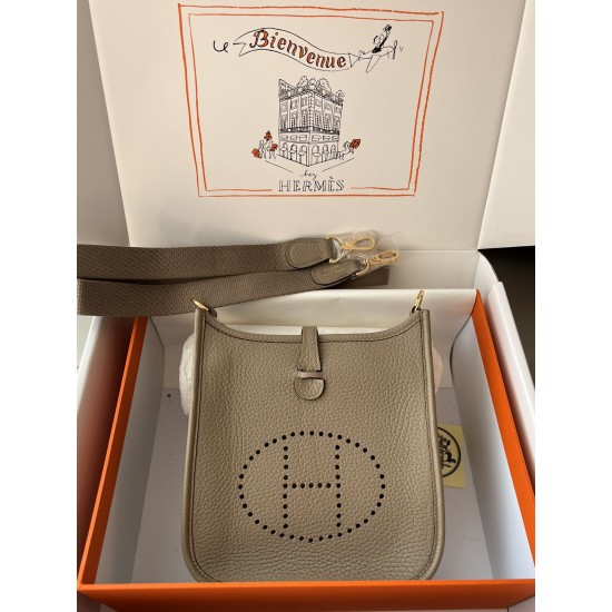Hermes Bags Top Quality Evelyne 17cm
Hermes Bags Top Quality Evelyne 17cm