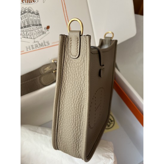 Hermes Bags Top Quality Evelyne 17cm
Hermes Bags Top Quality Evelyne 17cm
