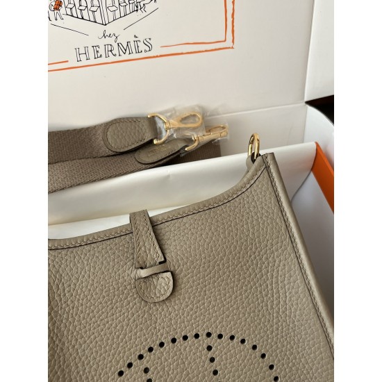 Hermes Bags Top Quality Evelyne 17cm
Hermes Bags Top Quality Evelyne 17cm