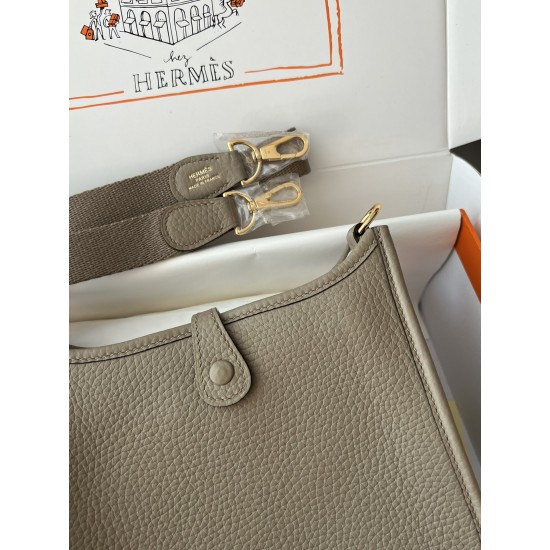 Hermes Bags Top Quality Evelyne 17cm
Hermes Bags Top Quality Evelyne 17cm